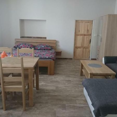 Business Apartman Жамберк Экстерьер фото