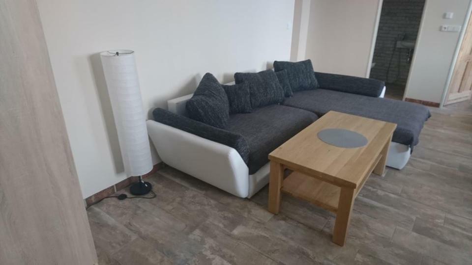 Business Apartman Жамберк Экстерьер фото